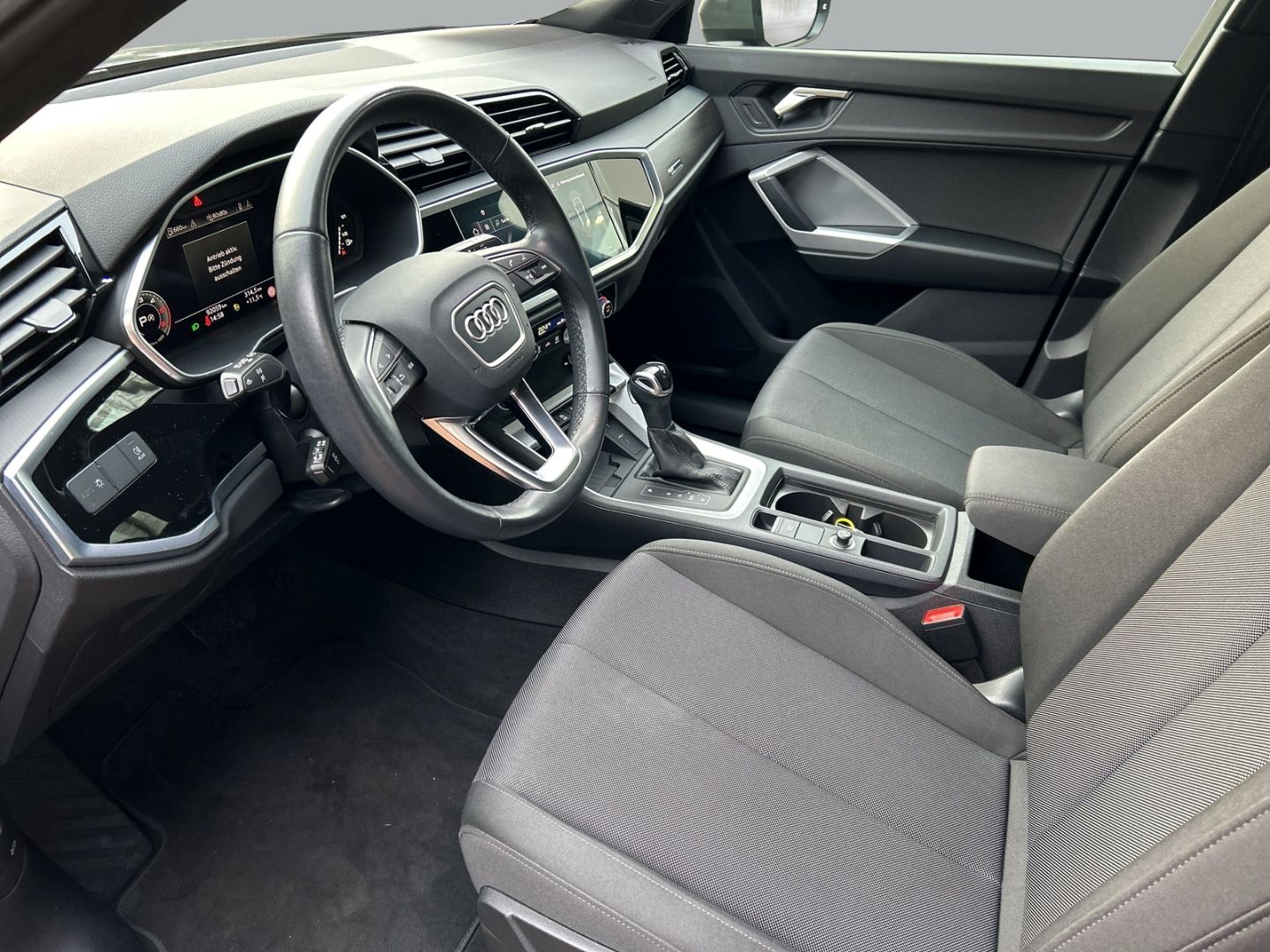 Fahrzeug 10 Fahrzeugabbildung Audi Q3 35 TDI advanced NAVI+LED+CarPlay+VIRTUAL