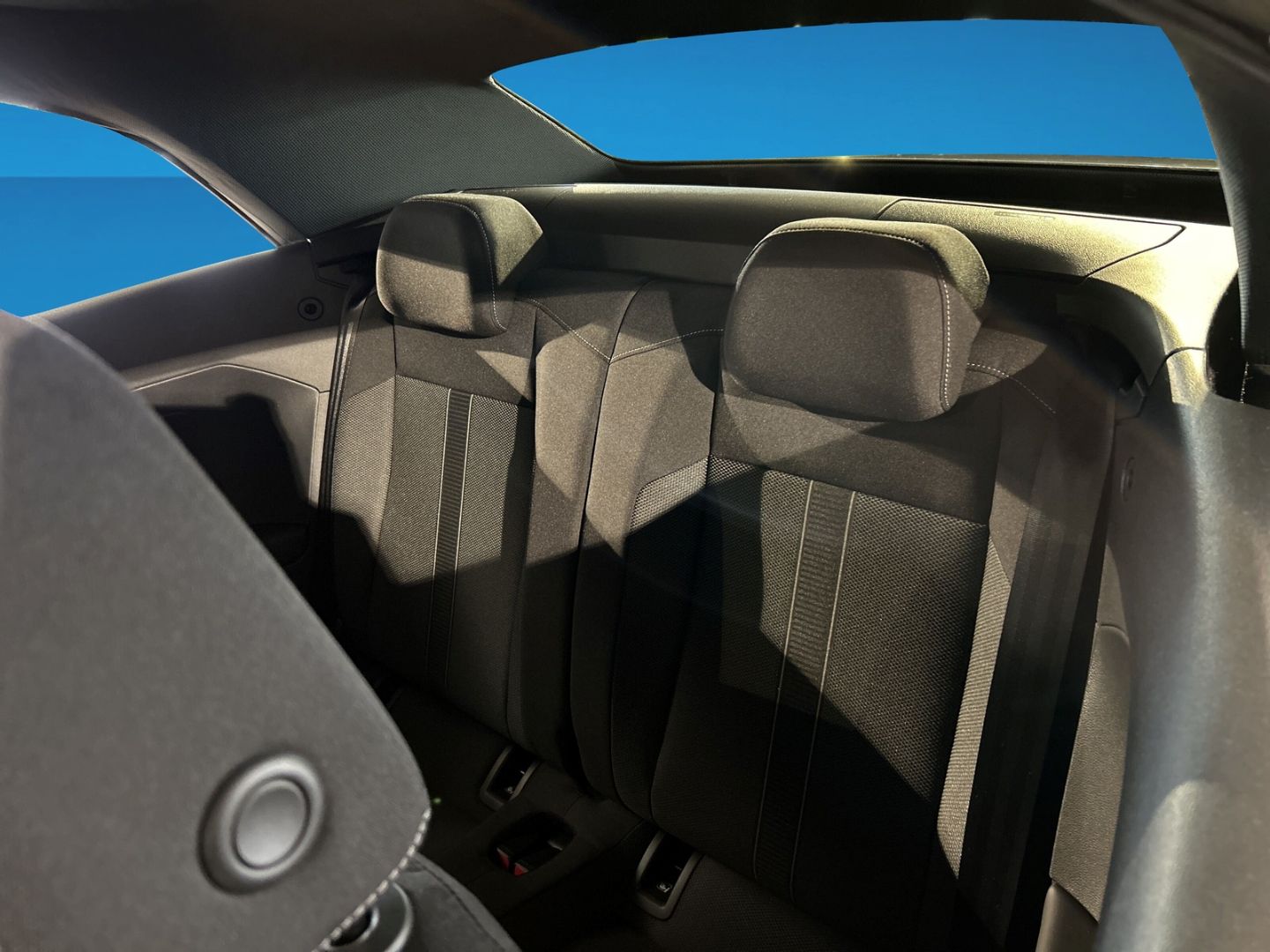 Fahrzeugabbildung Volkswagen T-Roc Cabriolet Style 1.5l TSI AHK IQ.LIGHT IQ.D