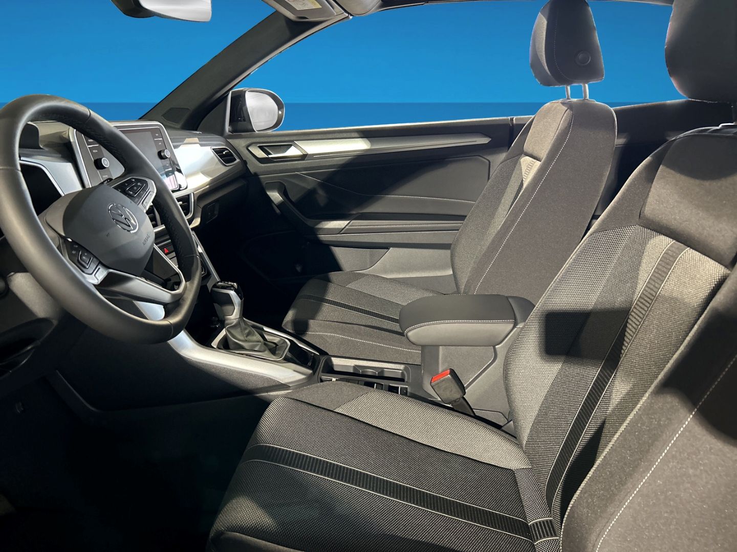 Fahrzeugabbildung Volkswagen T-Roc Cabriolet Style 1.5l TSI AHK IQ.LIGHT IQ.D