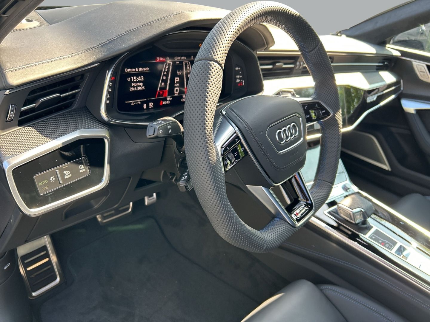 Fahrzeug 13 Fahrzeugabbildung Audi RS6 PERFORMANCE,LASER,PANO,B&O,SPORTABGAS,KERAMI