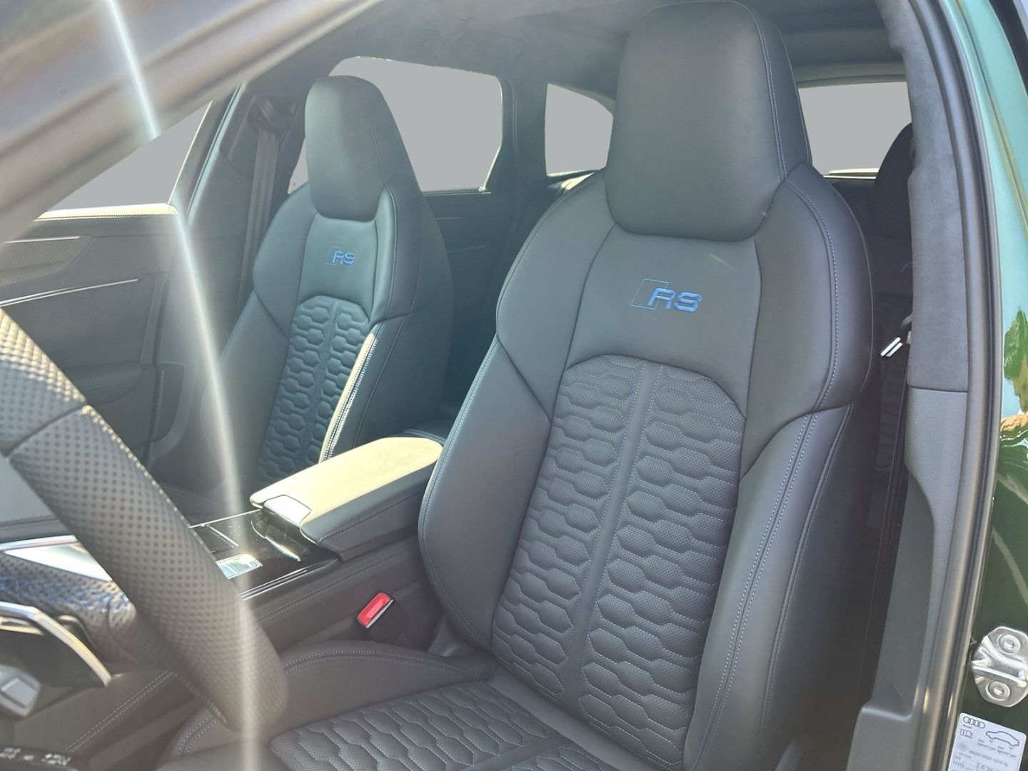 Fahrzeug 10 Fahrzeugabbildung Audi RS6 PERFORMANCE,LASER,PANO,B&O,SPORTABGAS,KERAMI