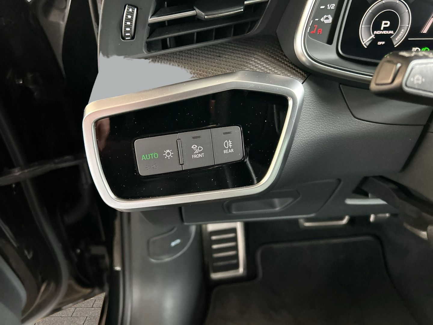 Fahrzeug 14 Fahrzeugabbildung Audi A6 sport Avant 50 TFSI e quattro S Line LED Spor