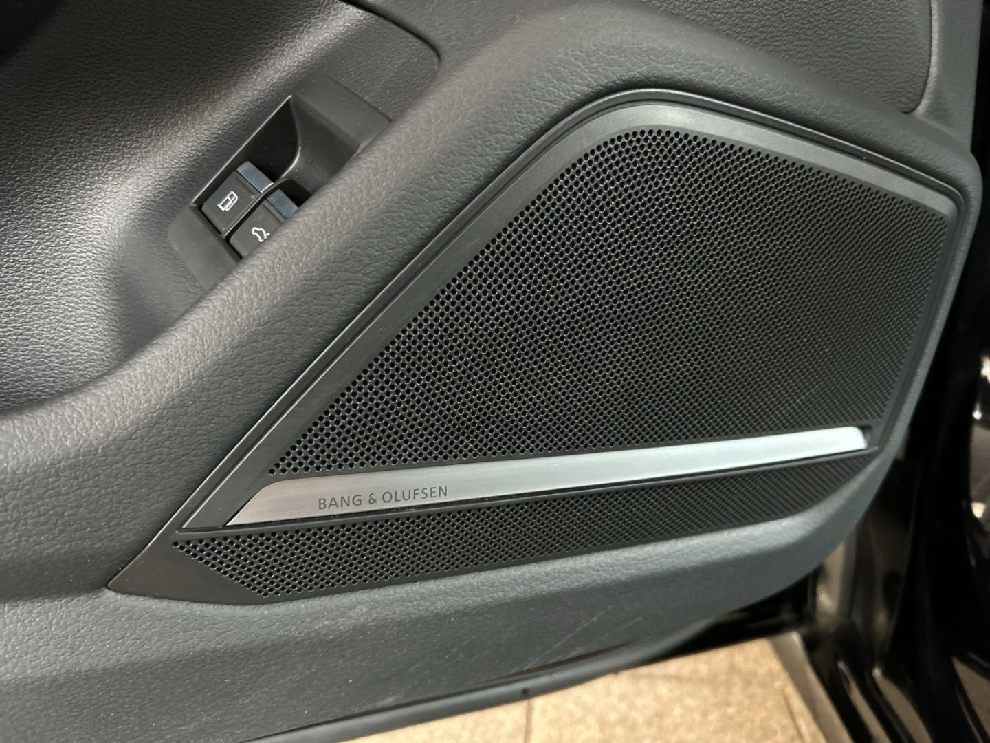 Fahrzeug 21 Fahrzeugabbildung Audi A6 sport Avant 50 TFSI e quattro S Line LED Spor