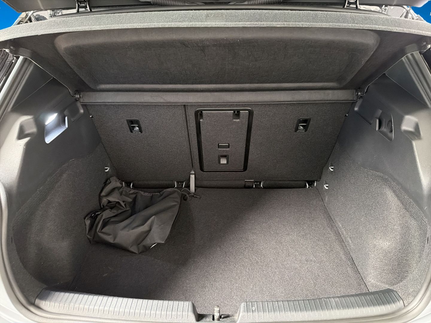 Fahrzeugabbildung Volkswagen ID.3 150 kW Pro Move Rear View LED Navi Klima - mit KI generiert/bearbeitet