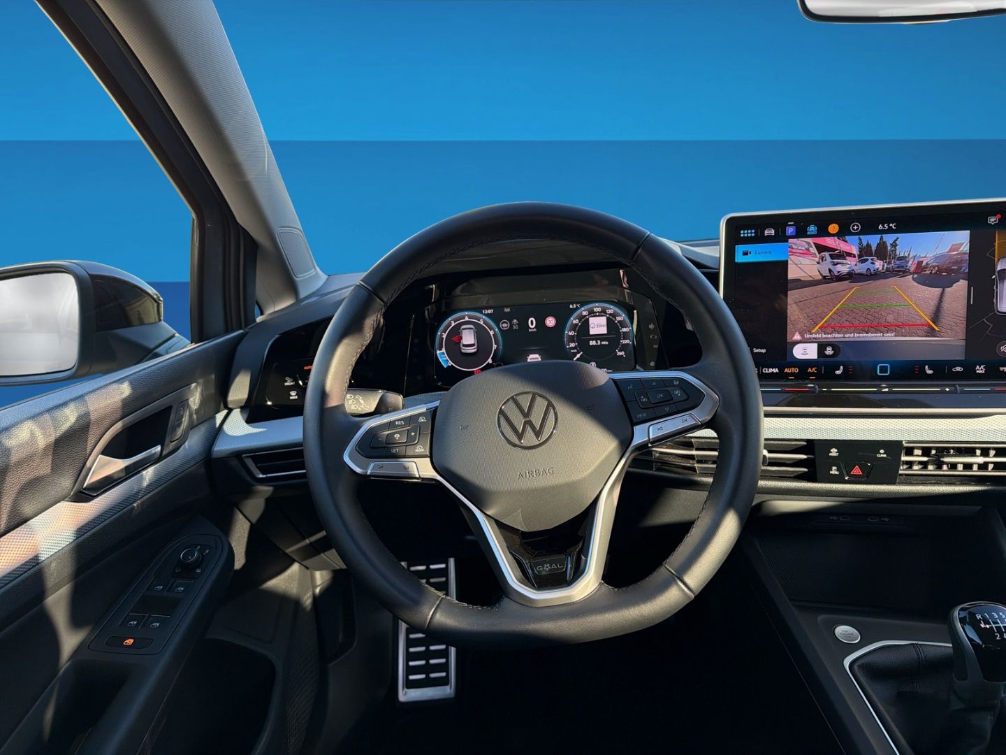 Fahrzeug 11 Fahrzeugabbildung Volkswagen Golf 8 GOAL 1.5 TSI Rear View IDA Navi