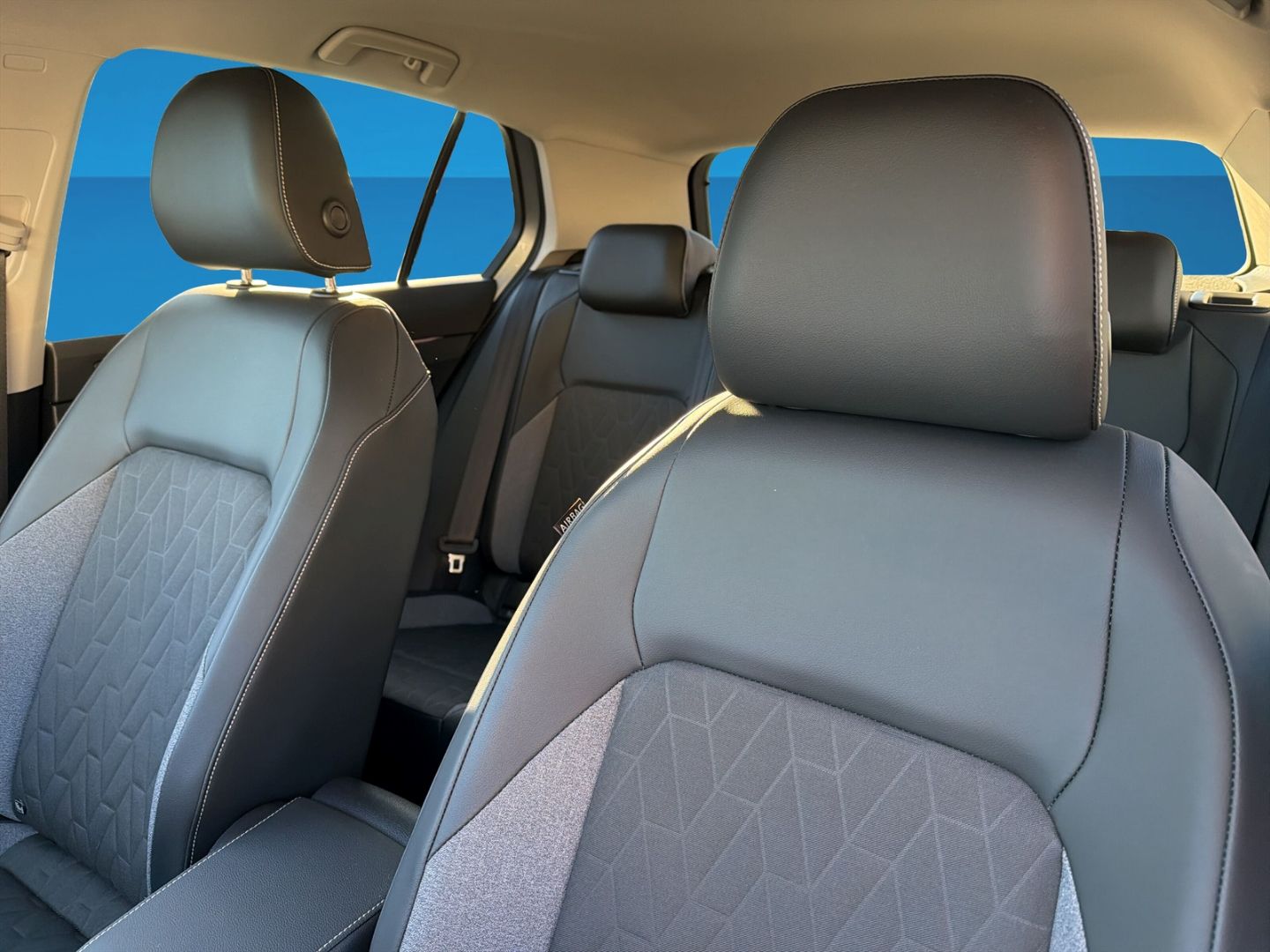 Fahrzeug 13 Fahrzeugabbildung Volkswagen Golf 8 GOAL 1.5 TSI Rear View IDA Navi