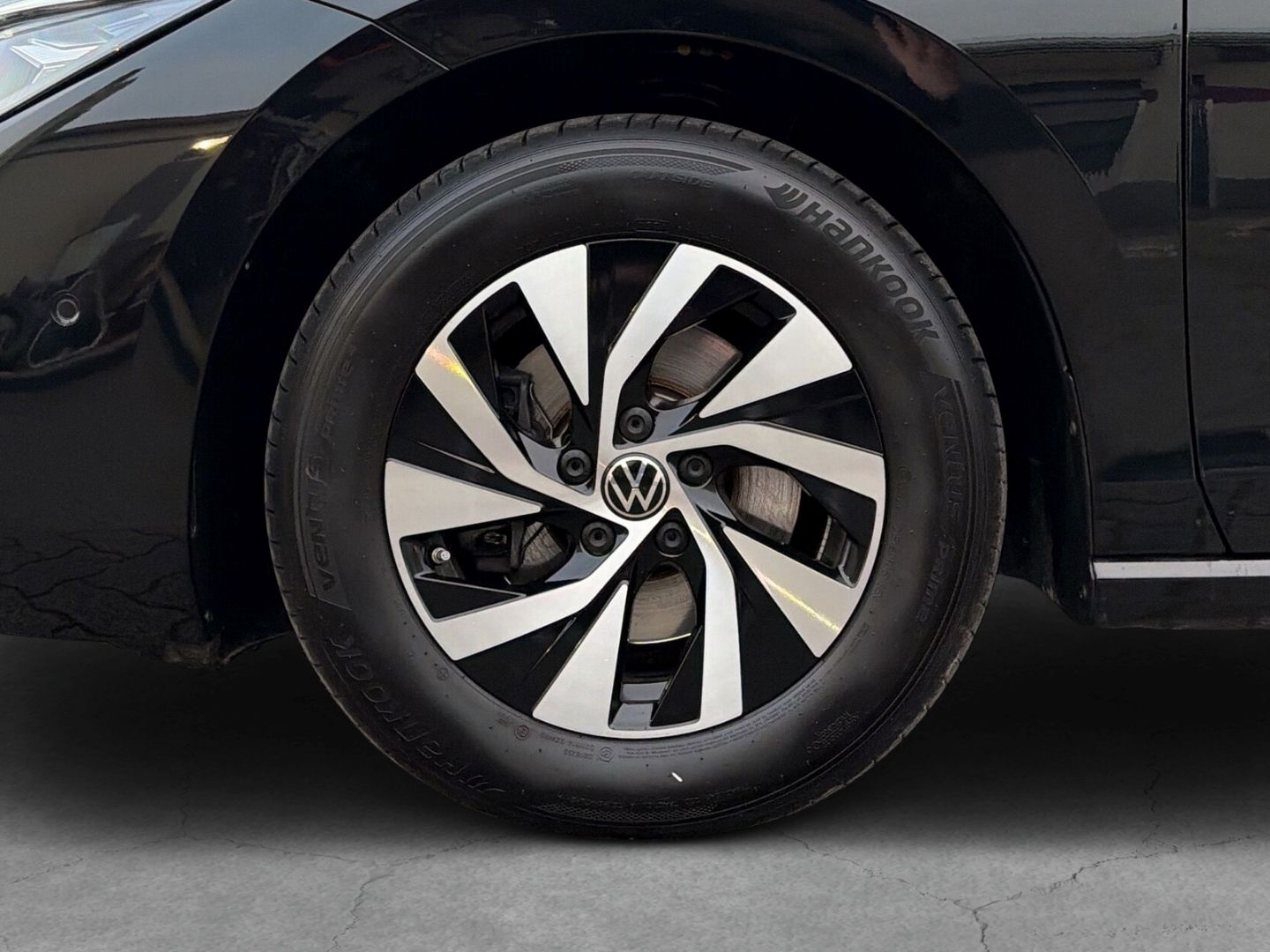 Fahrzeugabbildung Volkswagen Passat 2.0 TDI Business Area View HuD Clima