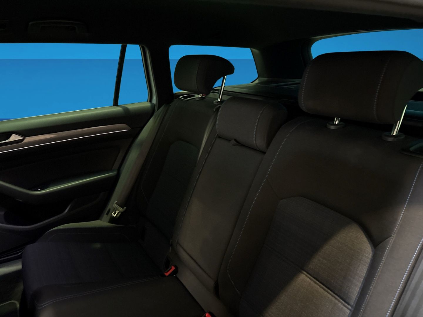 Fahrzeug 13 Fahrzeugabbildung Volkswagen Passat 1.4 TSI Hybrid GTE Business Premium