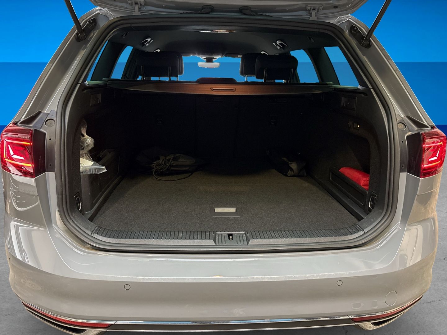 Fahrzeug 9 Fahrzeugabbildung Volkswagen Passat 1.4 TSI Hybrid GTE Business Premium