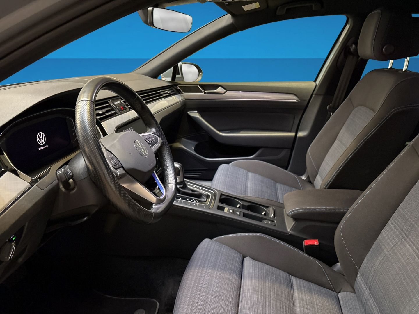 Fahrzeug 10 Fahrzeugabbildung Volkswagen Passat 1.4 TSI Hybrid GTE Business Premium