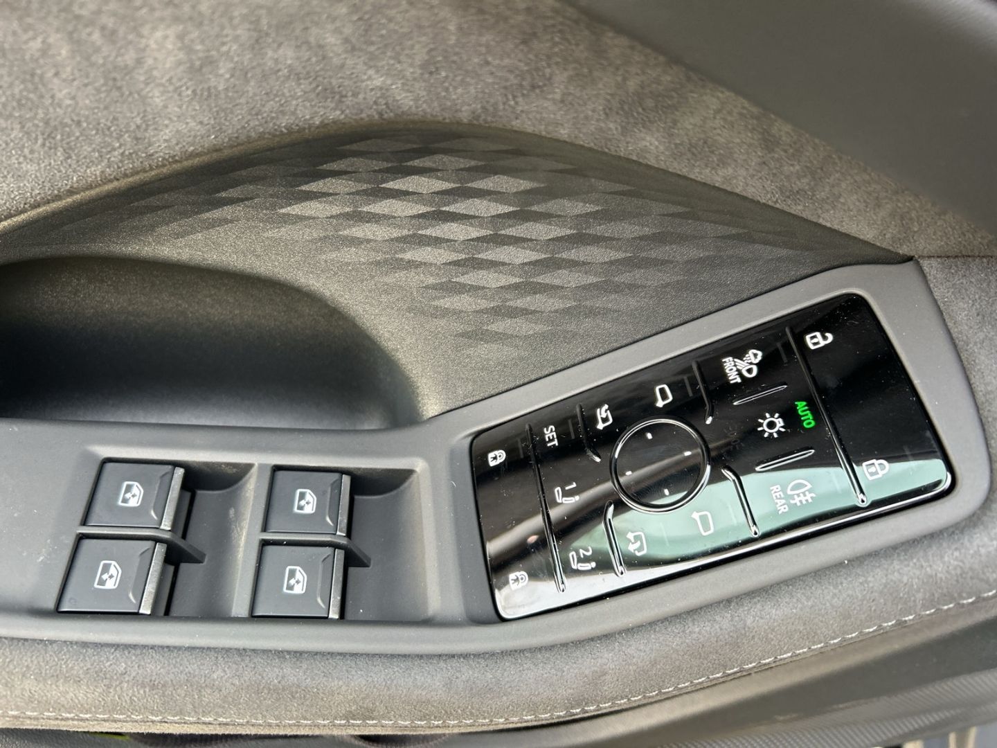 Fahrzeug 20 Fahrzeugabbildung Audi A5 AVANT EDITION ONE 150KW QUATTRO,LED,AHK,MEMOR