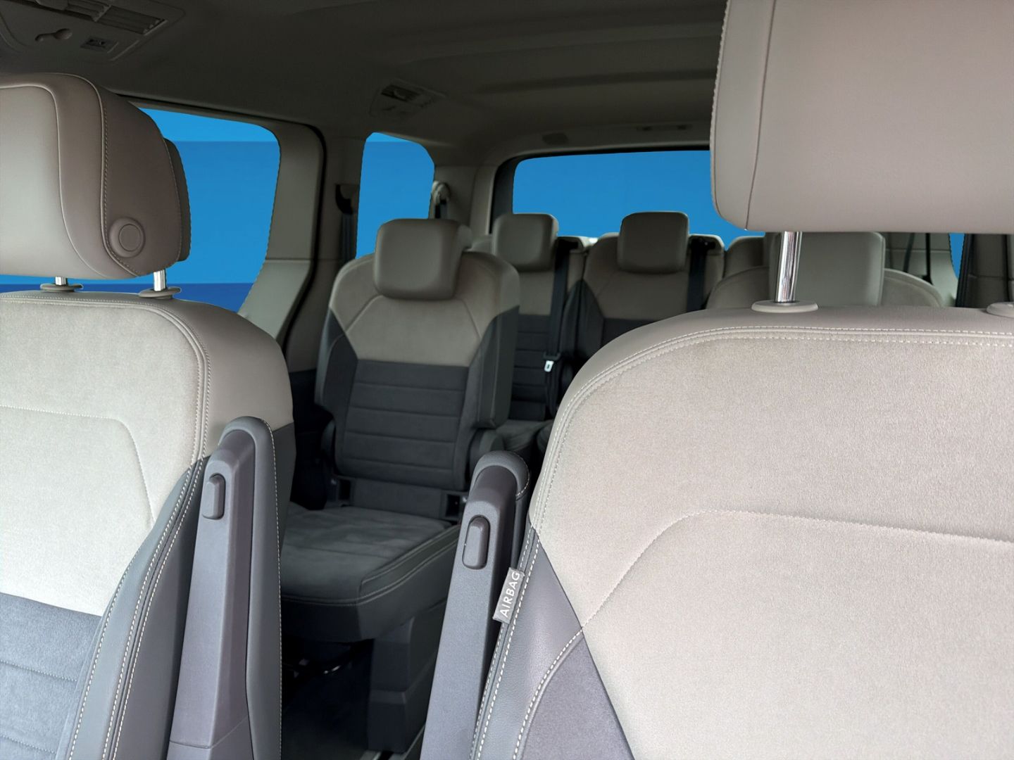 Fahrzeugabbildung Volkswagen T7 Multivan 2.0 TDI Style 7-Sitzer-Paket  Area V