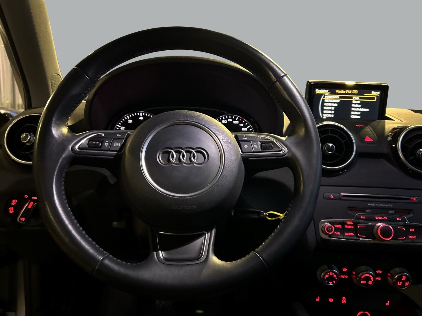 Fahrzeugabbildung Audi A1 1.0 TFSI Sportback sport ultra PANO+PDC+KLIMA