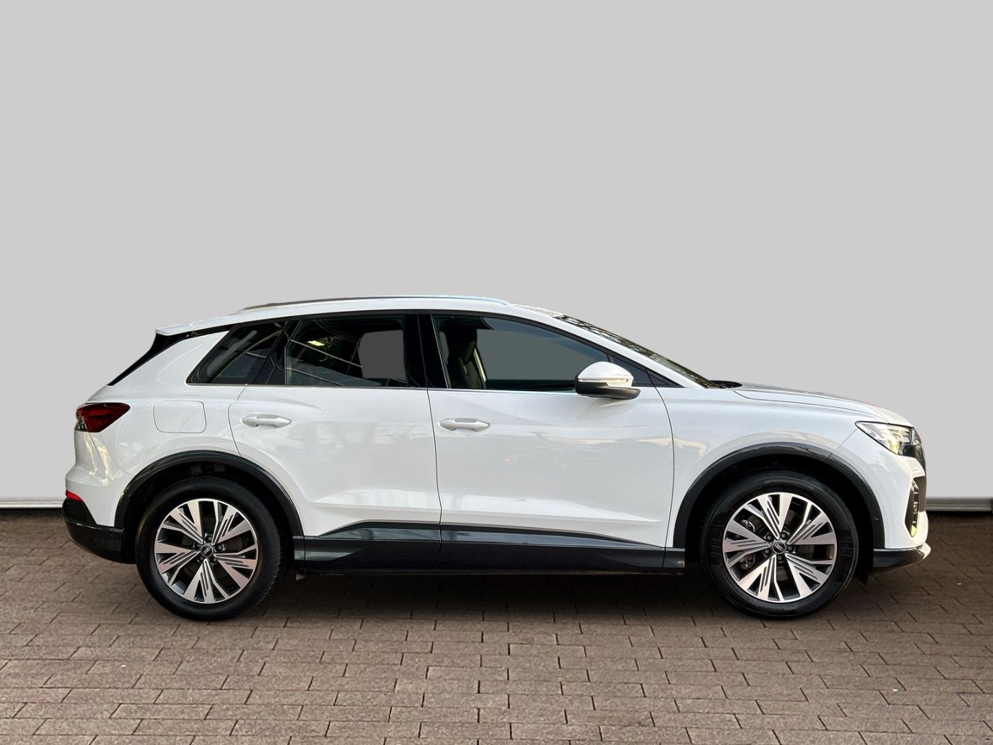 Fahrzeugabbildung Audi Q4 40 NAVI+MATRIX-LED+ACC+ FAHRASSISTENZ-SYSTEME