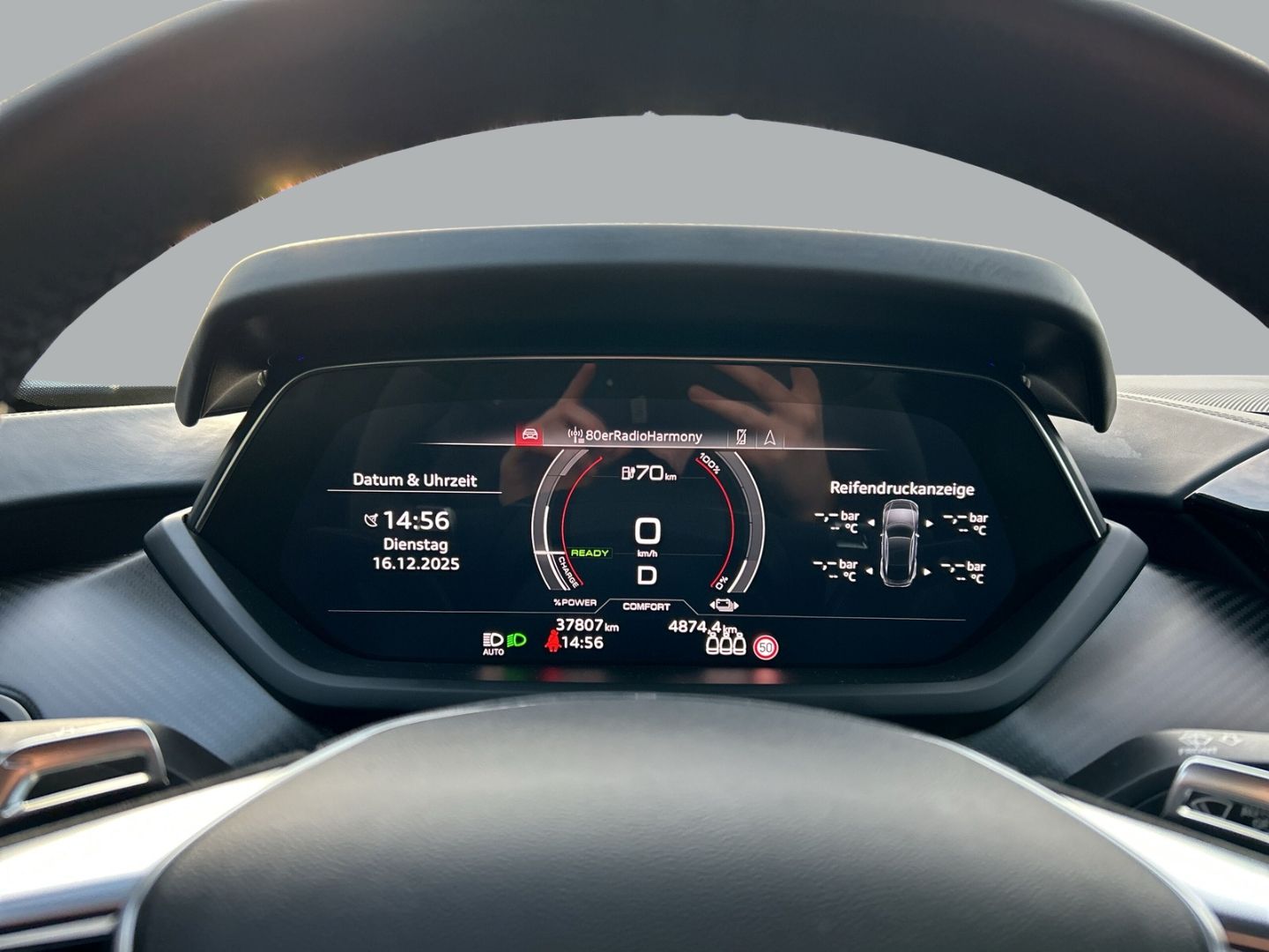 Fahrzeugabbildung Audi RS e-tron GT Quattro HUD Luftfederung AD Niveau