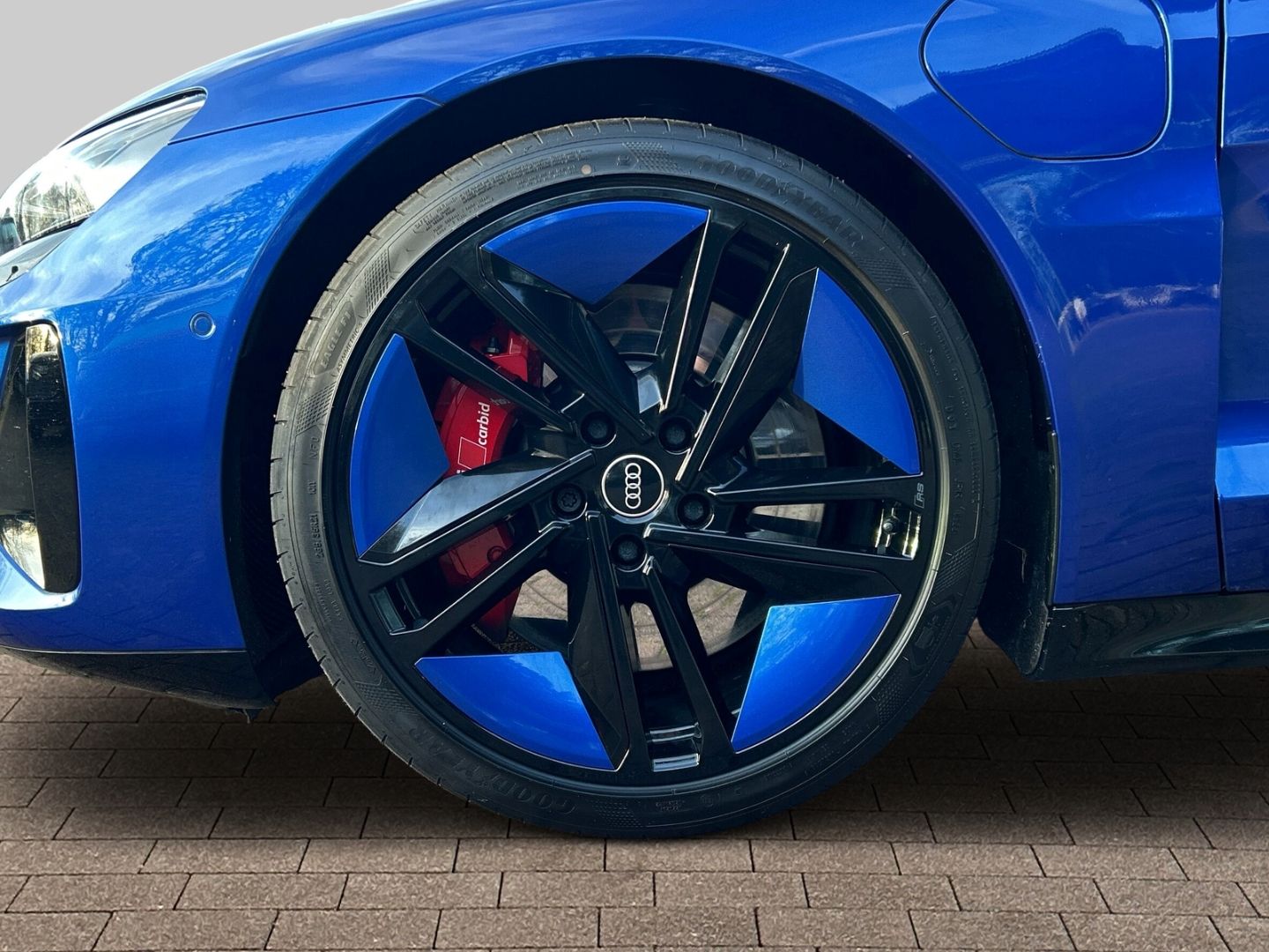 Fahrzeugabbildung Audi RS e-tron GT Quattro HUD Luftfederung AD Niveau