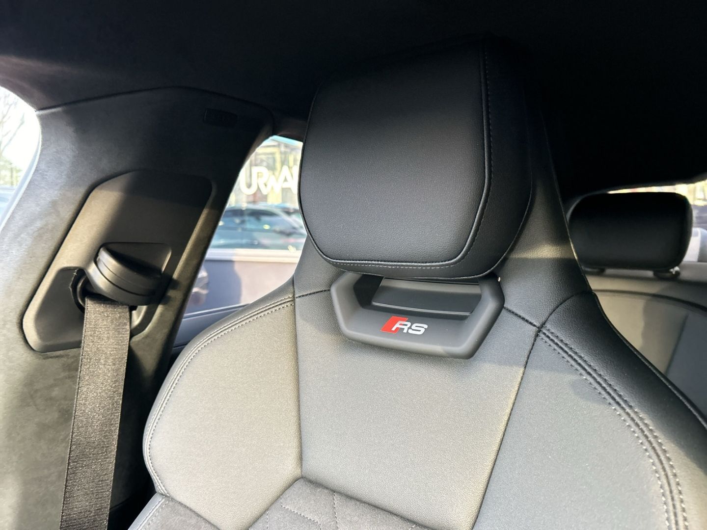 Fahrzeugabbildung Audi RS e-tron GT Quattro HUD Luftfederung AD Niveau