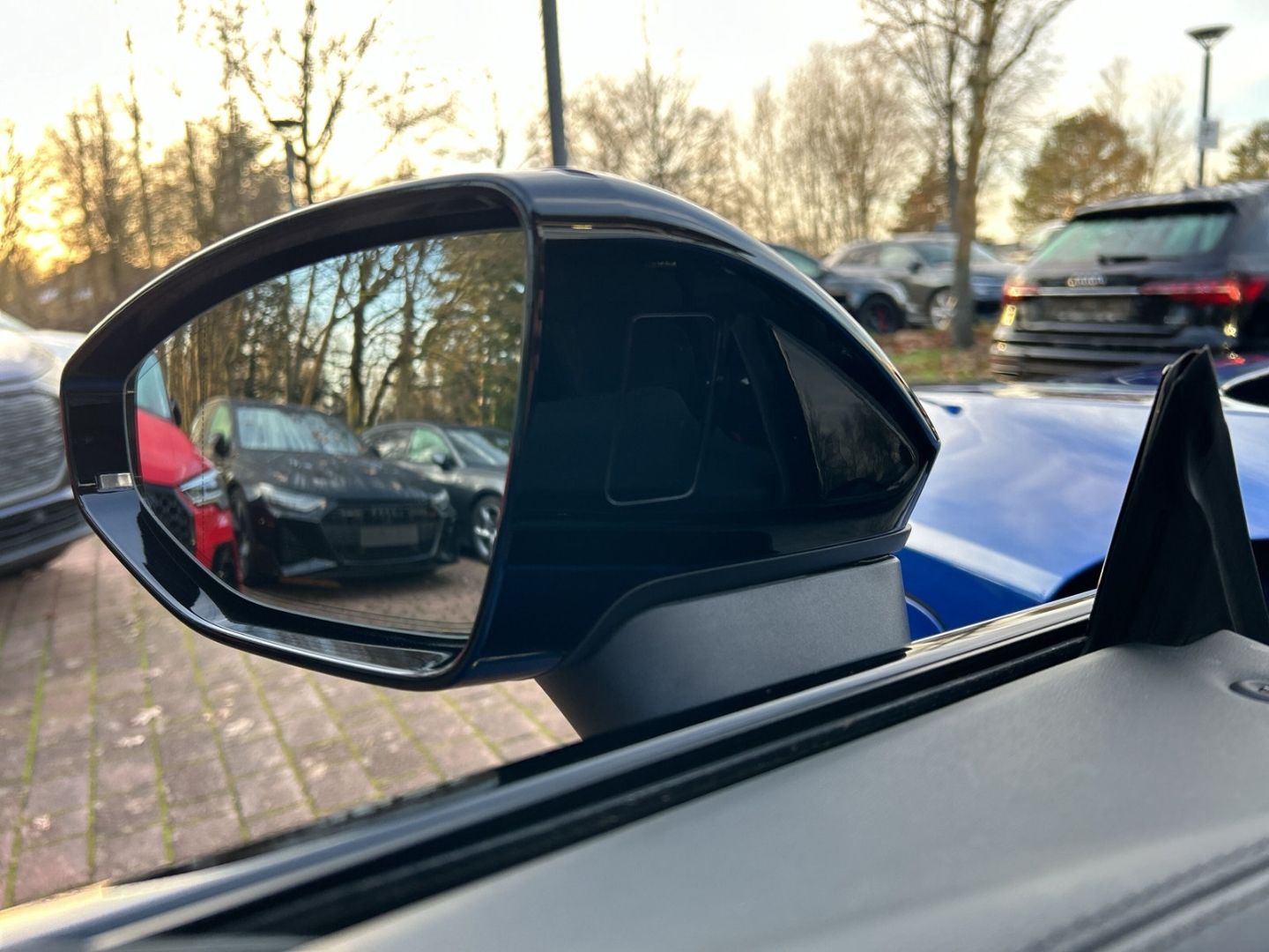 Fahrzeugabbildung Audi RS e-tron GT Quattro HUD Luftfederung AD Niveau