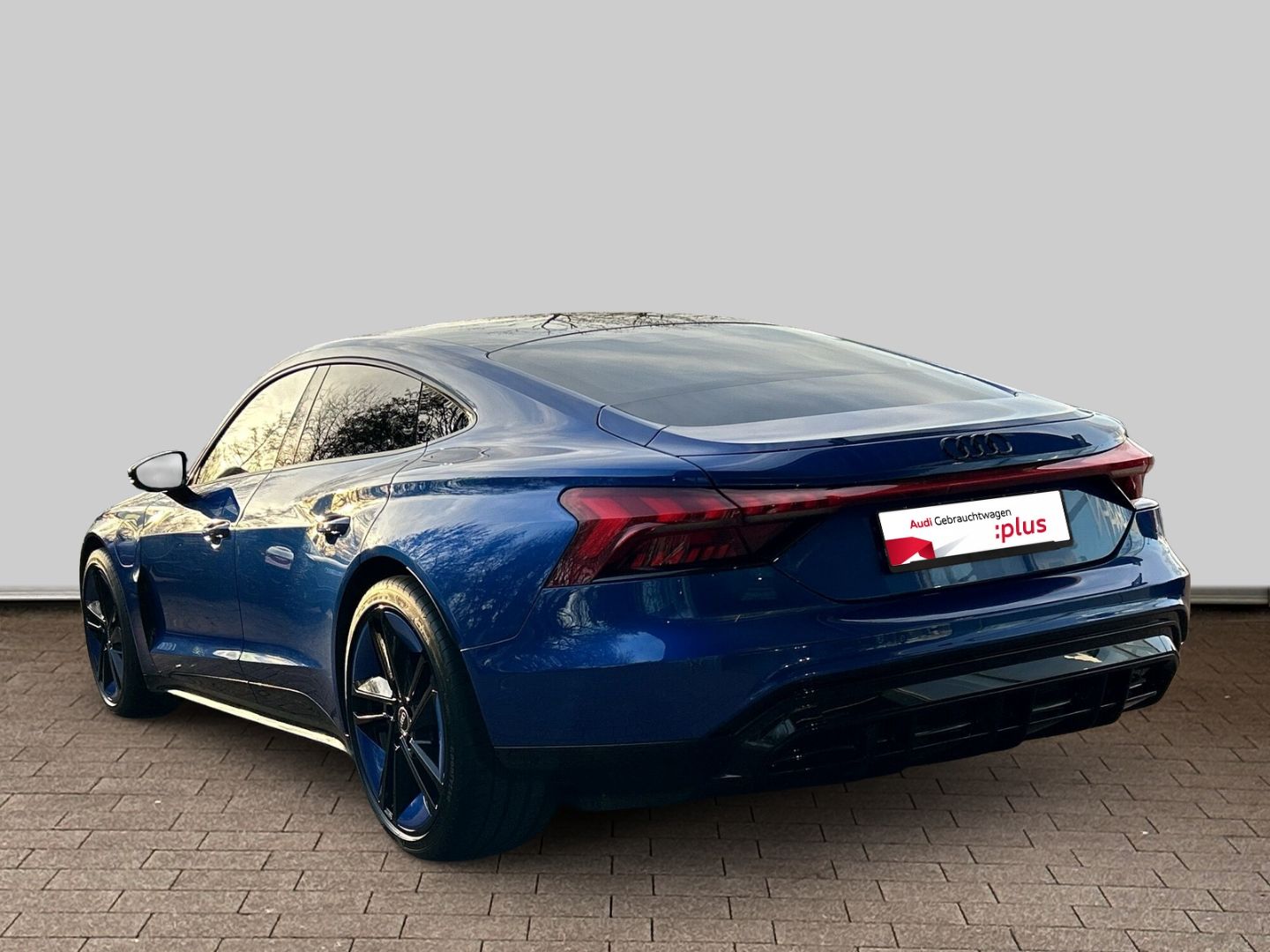 Fahrzeugabbildung Audi RS e-tron GT Quattro HUD Luftfederung AD Niveau