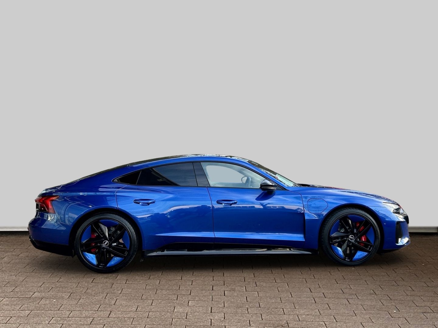 Fahrzeugabbildung Audi RS e-tron GT Quattro HUD Luftfederung AD Niveau