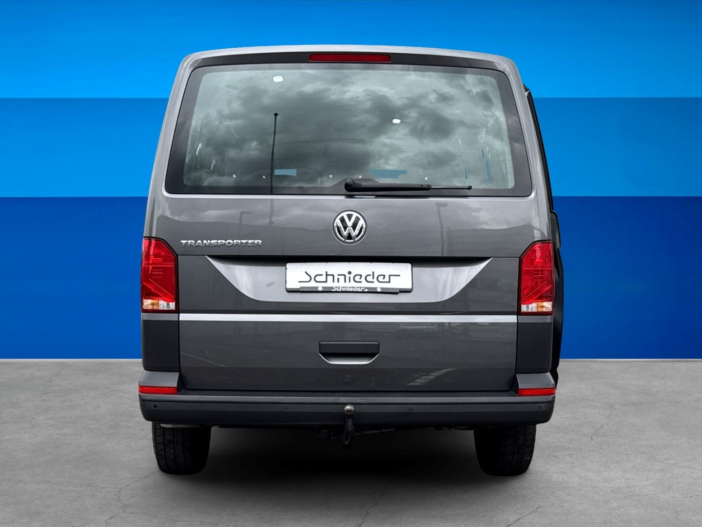 Fahrzeug 9 Fahrzeugabbildung Volkswagen T6.1 Kombi 2.0 TDI L2H1 9 Sitzer NAVI AHK