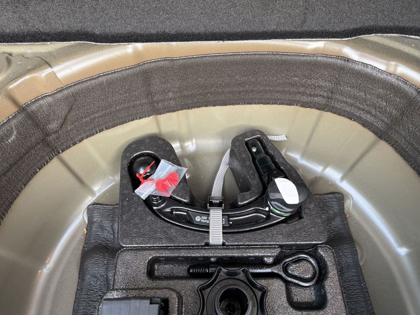 Fahrzeug 16 Fahrzeugabbildung Volkswagen T-Cross 1.5 TSI R-Line Rear View AHK Clima