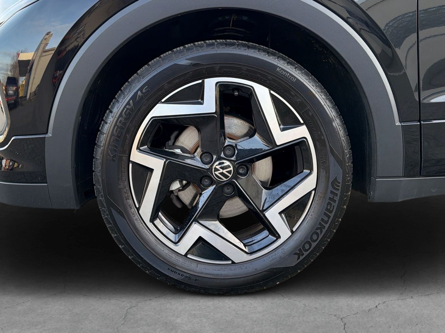 Fahrzeug 10 Fahrzeugabbildung Volkswagen T-Cross 1.5 TSI R-Line Rear View AHK Clima