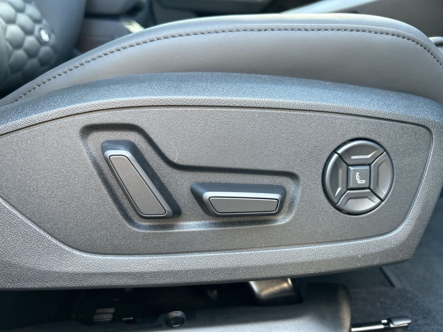 Fahrzeug 20 Fahrzeugabbildung Audi RS3 Sportback 2.5 TFSI HUD+PANO+NAVI+LEDER+MATRI