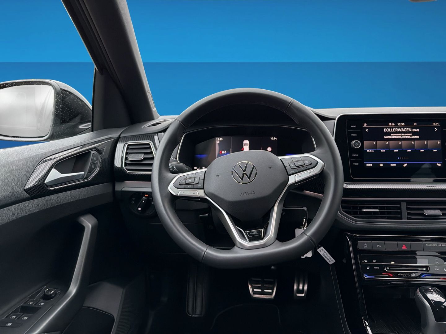 Fahrzeugabbildung Volkswagen T-Cross 1.5 TSI R-Line Rear View AHK Clima