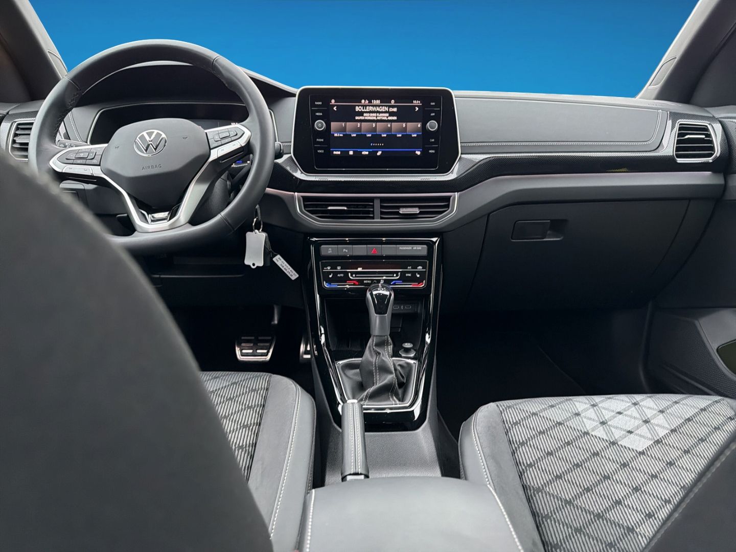 Fahrzeugabbildung Volkswagen T-Cross 1.5 TSI R-Line Rear View AHK Clima