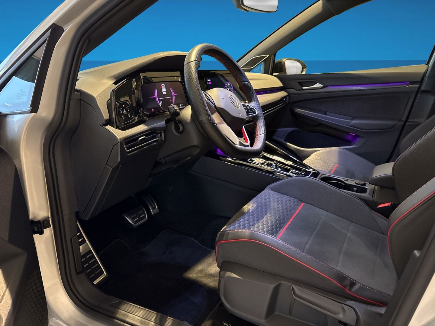 Fahrzeugabbildung Volkswagen Golf VIII GTI Clubsport PANO KAMERA 19 ZOLL