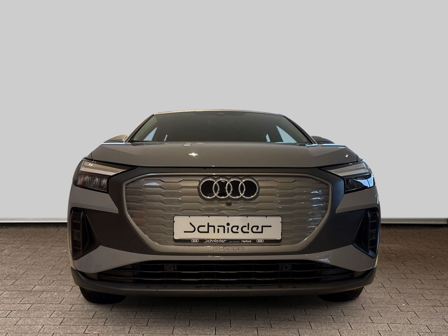 Fahrzeugabbildung Audi Q4 40 e-tron Sportback NAVI 20 ZOLL 77 kWh SHZ P