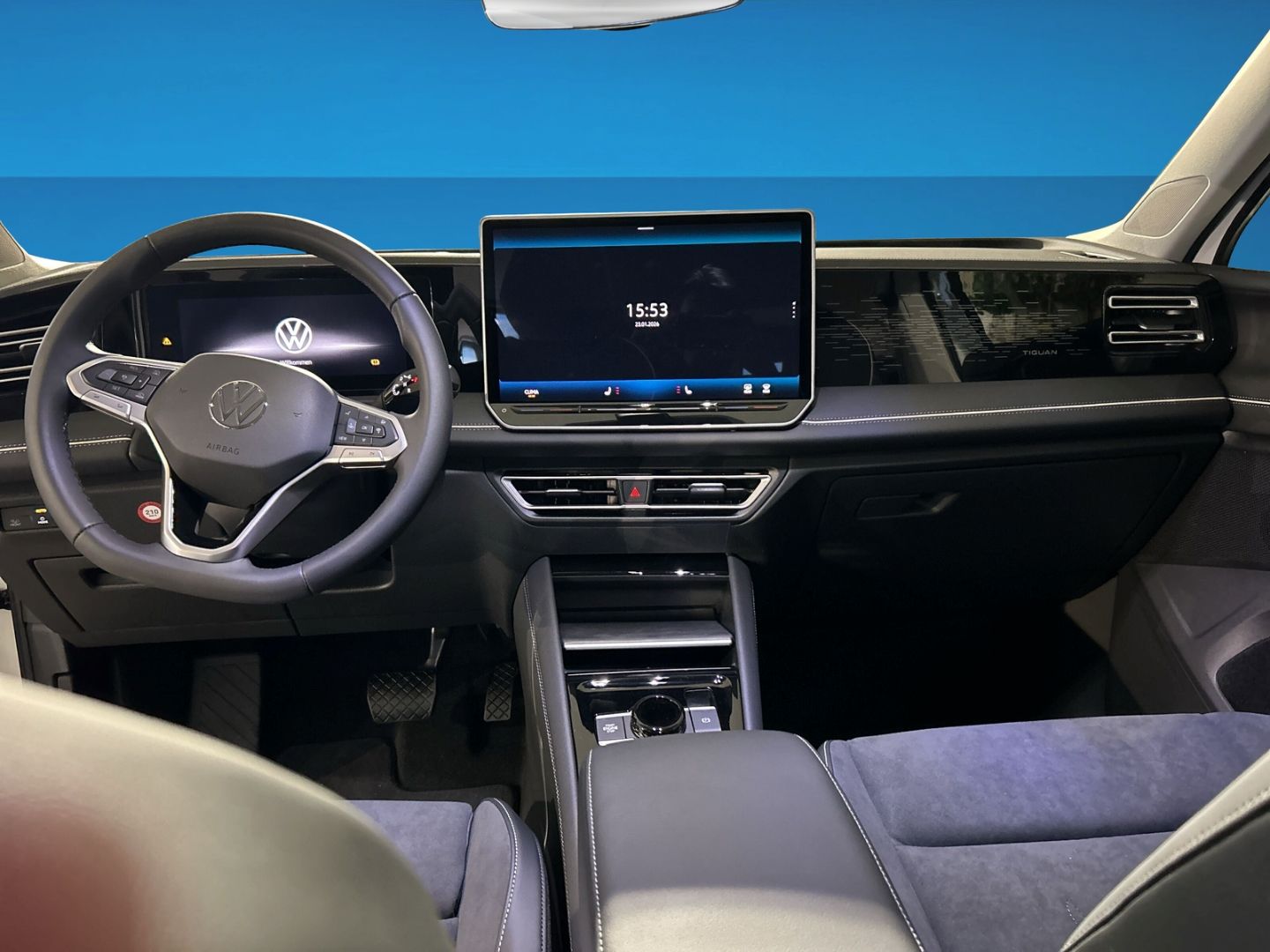 Fahrzeug 12 Fahrzeugabbildung Volkswagen Tiguan Elegance 1,5l eTSI IQ.DRIVE PREMIUM