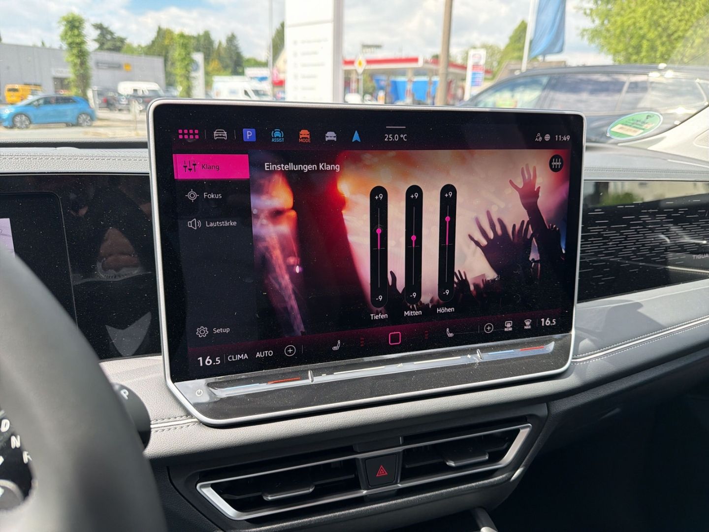Fahrzeug 21 Fahrzeugabbildung Volkswagen Tiguan Elegance 1,5l eTSI IQ.DRIVE PREMIUM