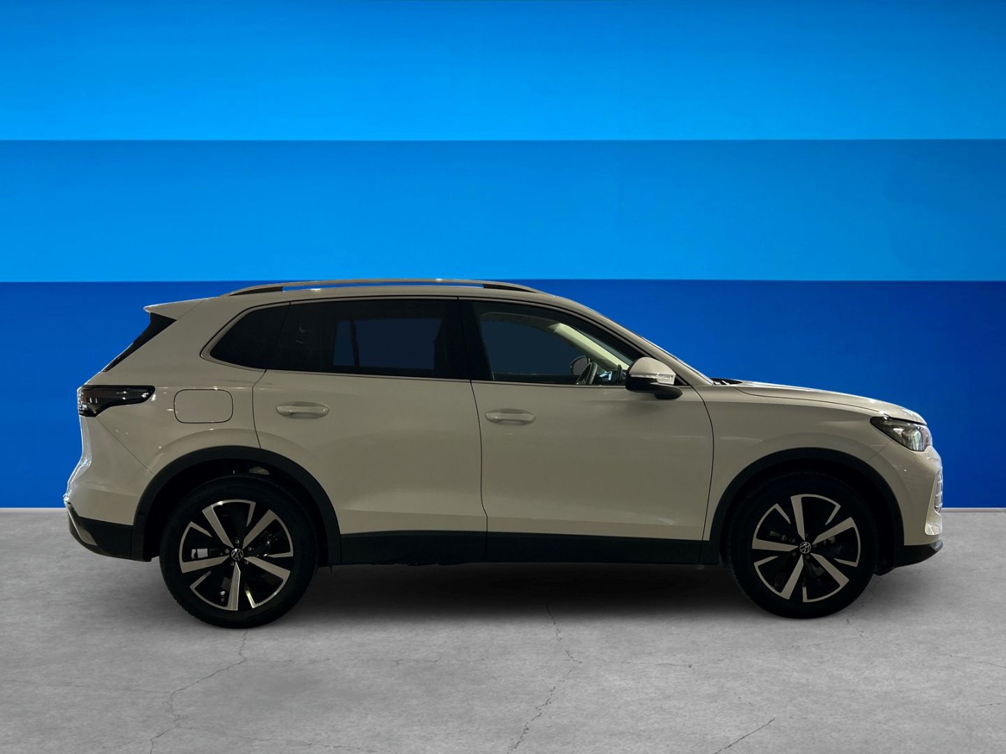 Fahrzeug 4 Fahrzeugabbildung Volkswagen Tiguan Elegance 1,5l eTSI IQ.DRIVE PREMIUM