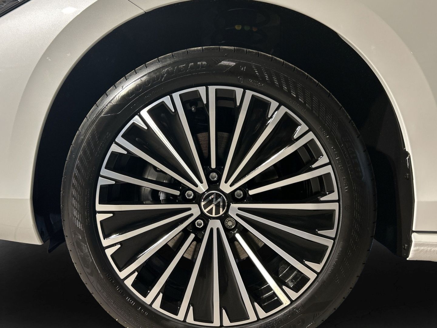 Fahrzeugabbildung Volkswagen Passat Elegance 2,0l TDI