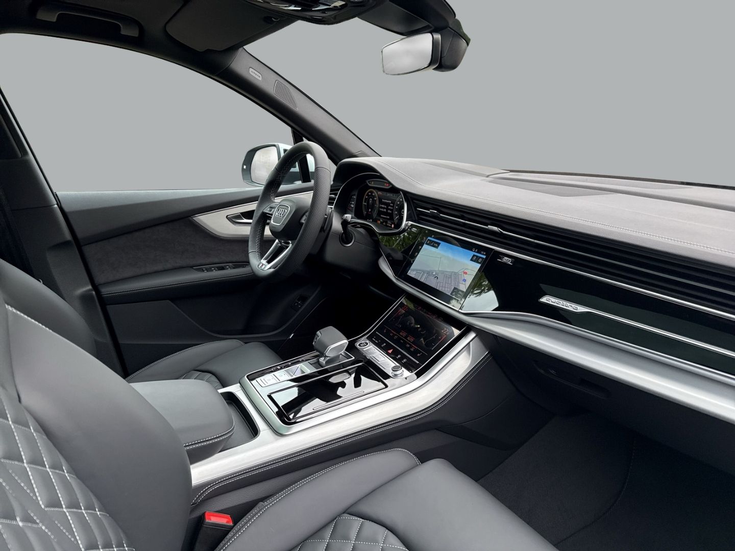 Fahrzeug 18 Fahrzeugabbildung Audi Q7 55 TFSI e quattro S-line+AHK+HUD+PANO+B&O+KAM