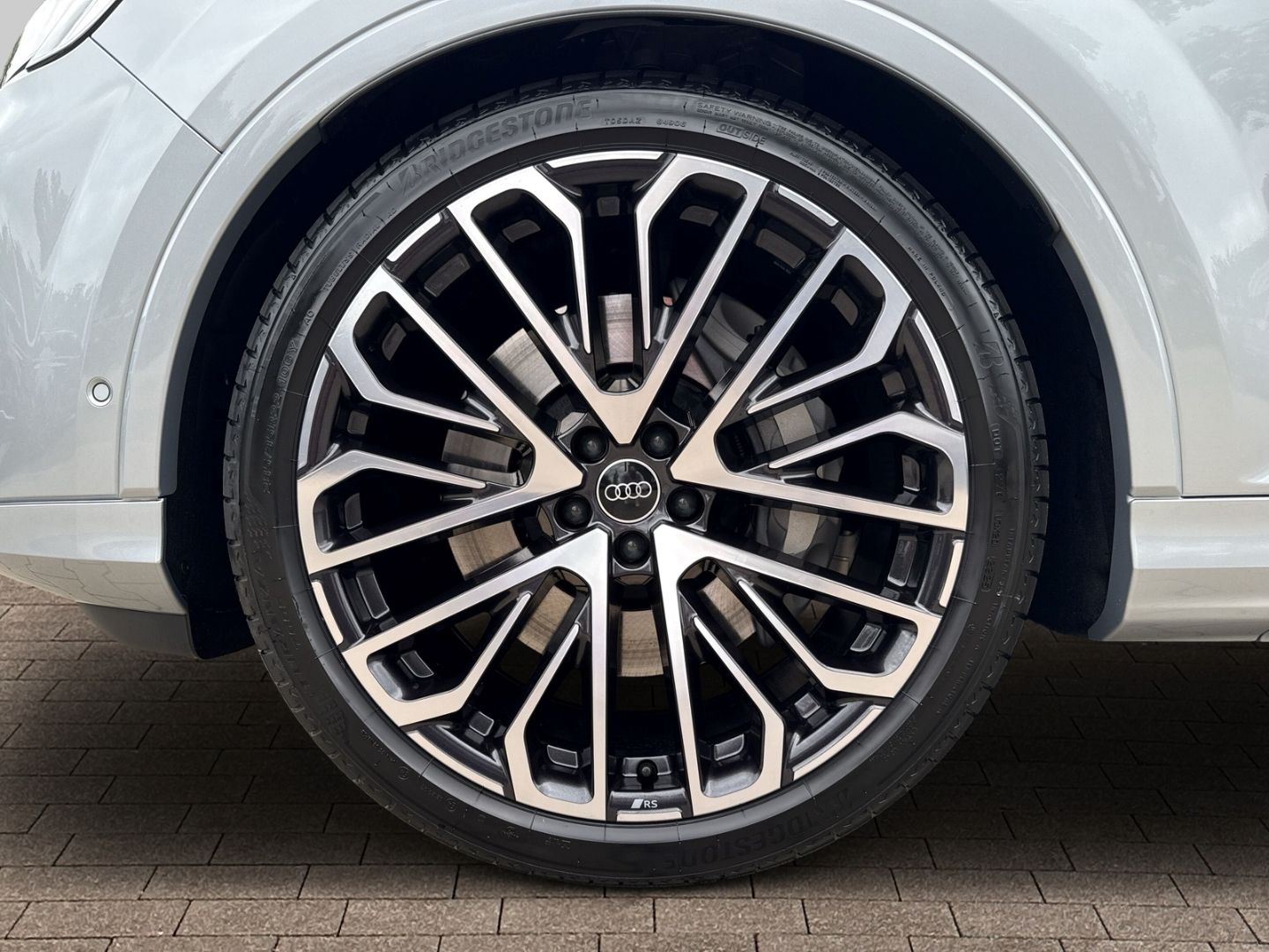 Fahrzeug 20 Fahrzeugabbildung Audi Q7 55 TFSI e quattro S-line+AHK+HUD+PANO+B&O+KAM