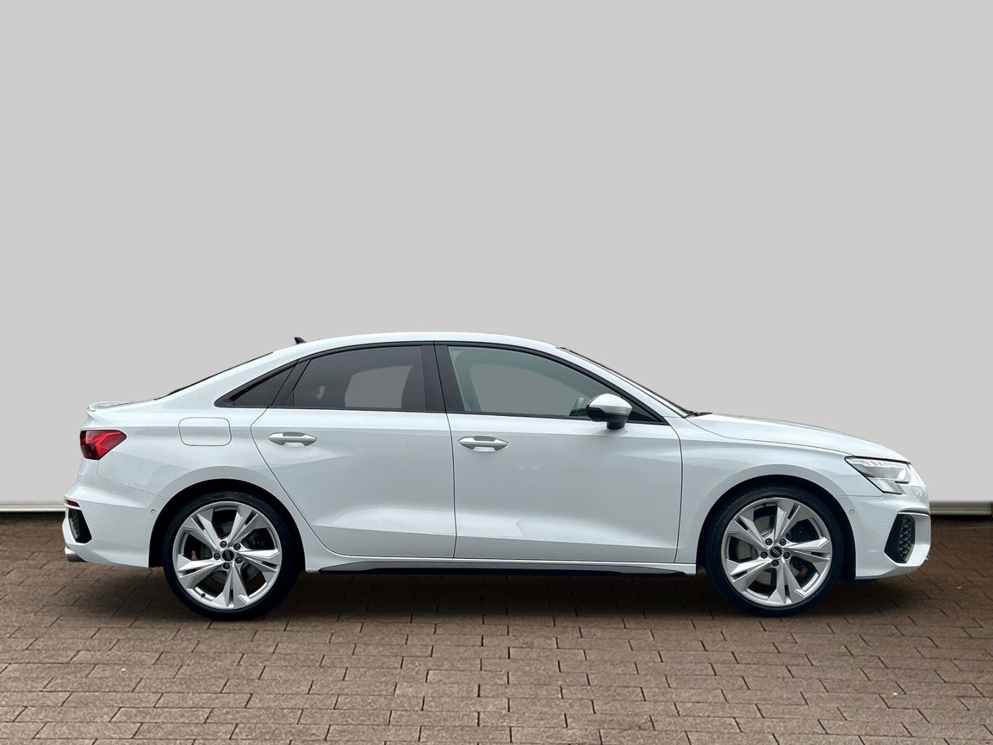 Fahrzeugabbildung Audi S3 Limousine 2.0 TFSI quattro MATRIX-LED+B&O+KAM