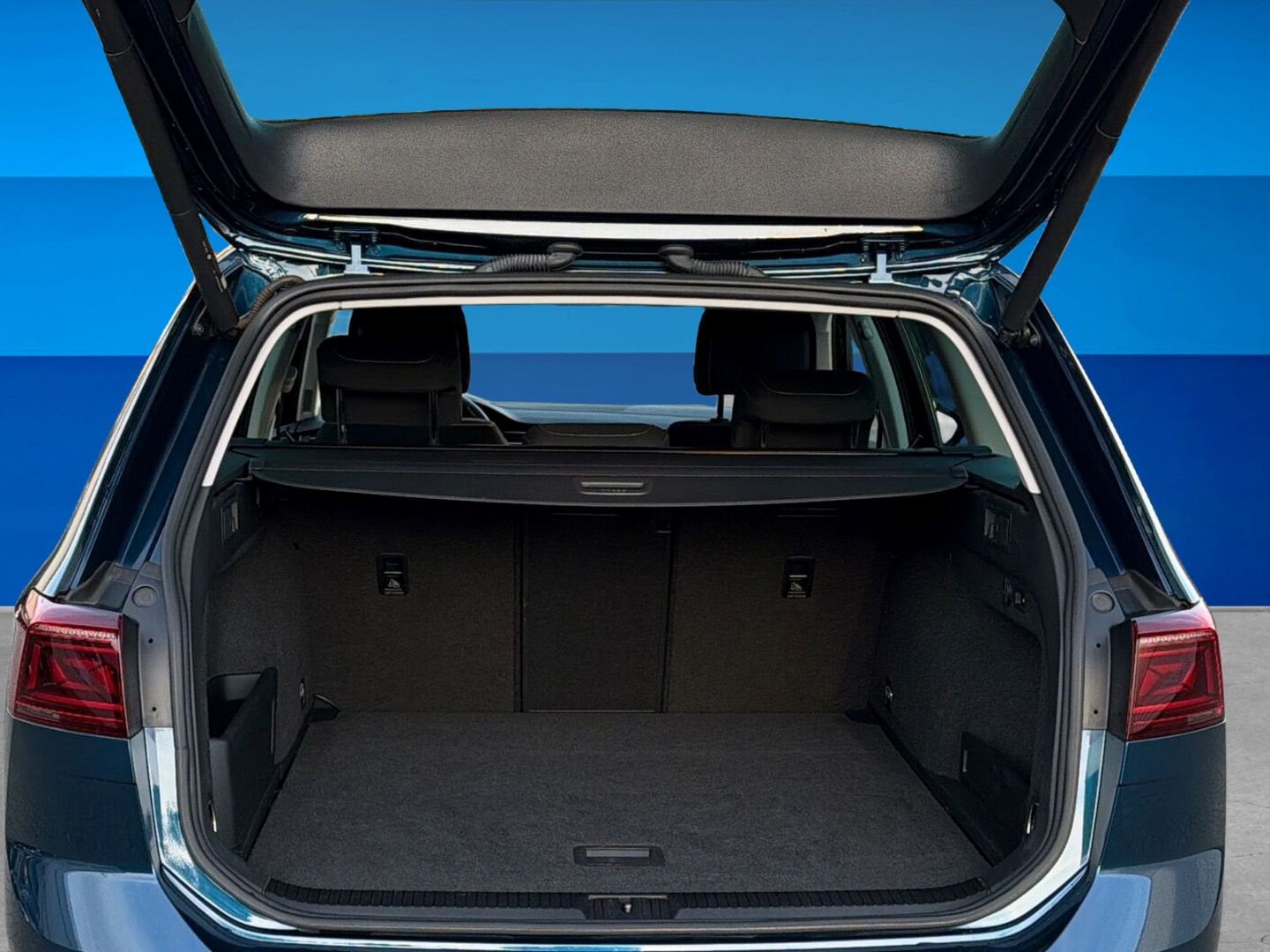 Fahrzeugabbildung Volkswagen Passat 2.0 TDI Business 4Motion AHK