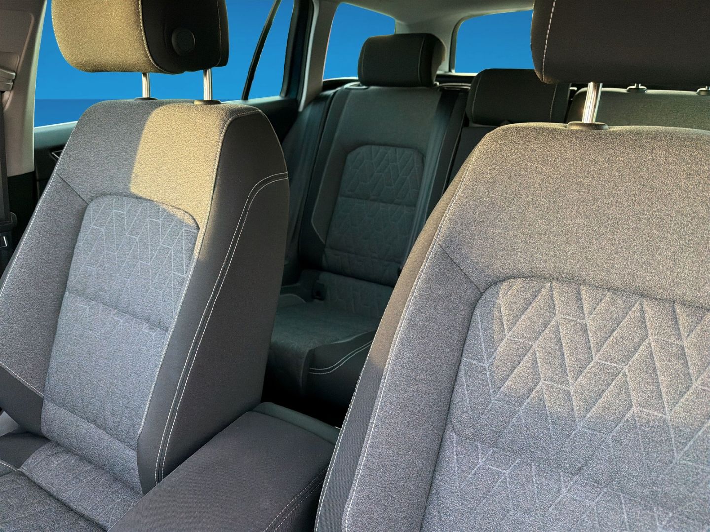 Fahrzeugabbildung Volkswagen Passat 2.0 TDI Business 4Motion AHK