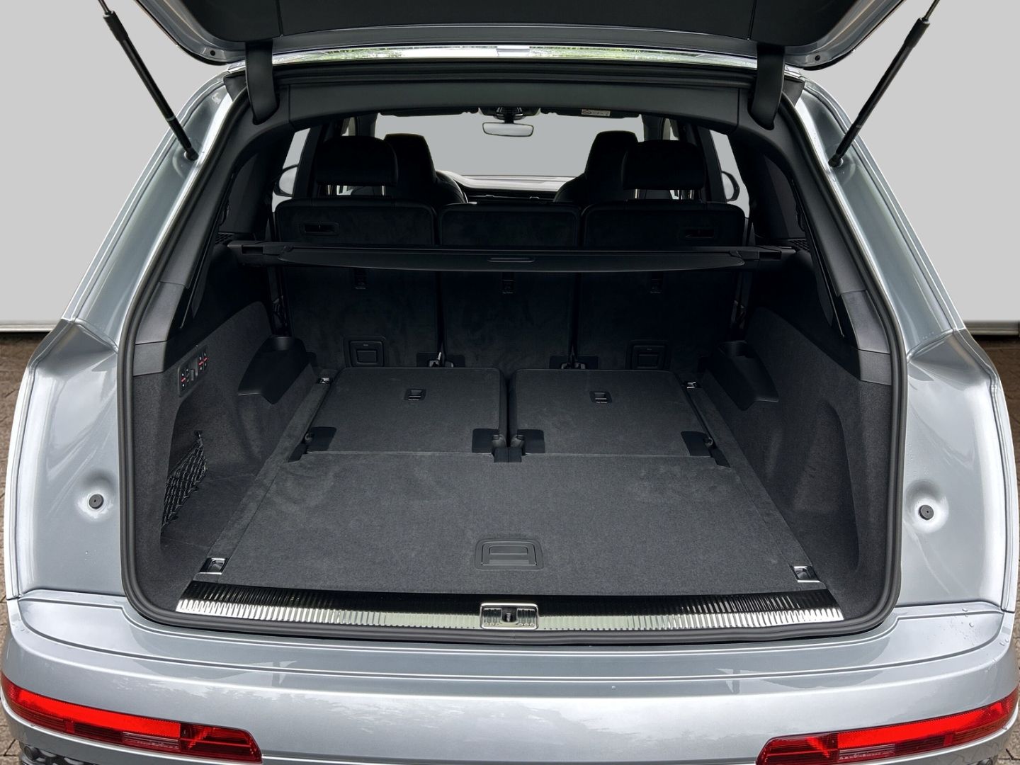 Fahrzeugabbildung Audi Q7 50 TDI S-LINE+HUD+PANO+AHK+LEDER+STANDHZG+MAT