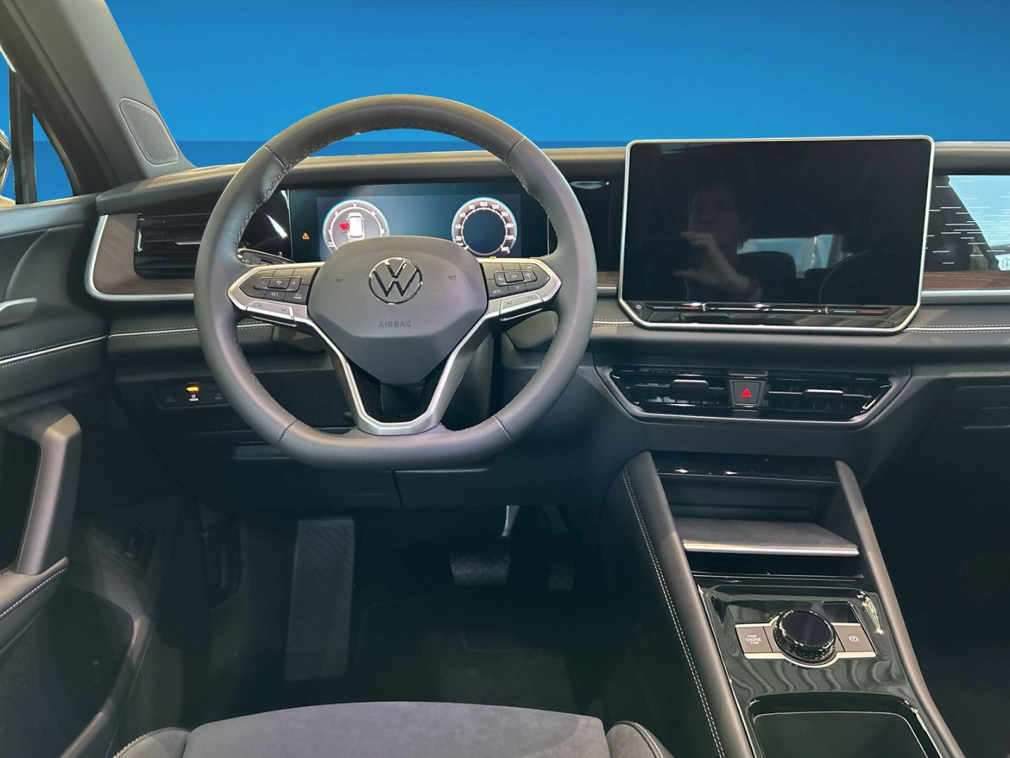 Fahrzeugabbildung Volkswagen Tayron Elegance 2,0l TDI AHK PANO LED+ EASY OPEN