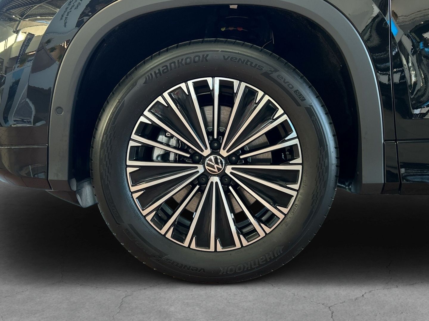 Fahrzeugabbildung Volkswagen Tayron Elegance 2,0l TDI AHK PANO LED+ EASY OPEN