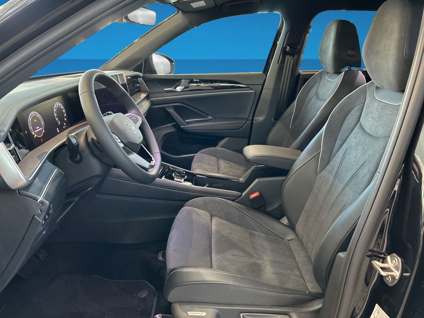 Fahrzeugabbildung Volkswagen Tayron Elegance 2,0l TDI AHK PANO LED+ EASY OPEN