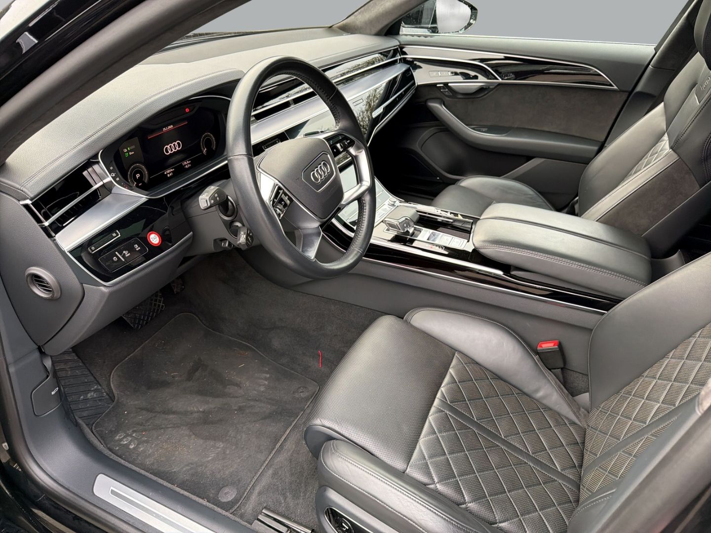 Fahrzeugabbildung Audi A8 Limousine 60 TFSI e quattro MATRUX-LED+LEDER+