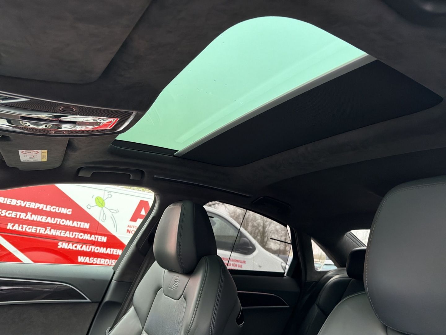 Fahrzeugabbildung Audi A8 Limousine 60 TFSI e quattro MATRUX-LED+LEDER+