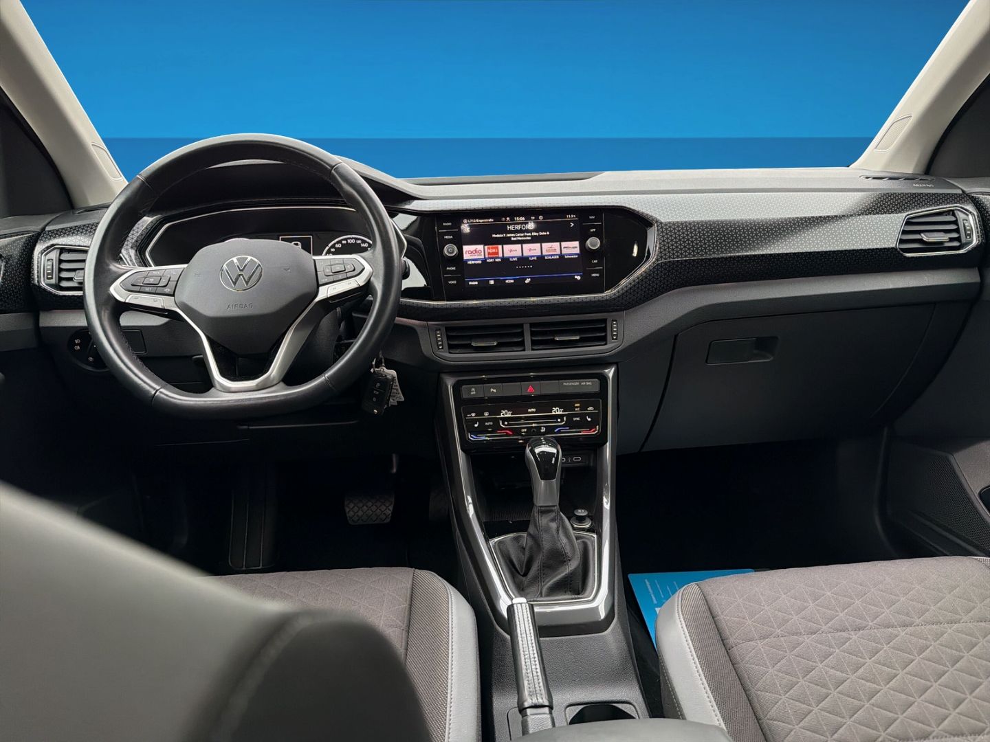 Fahrzeug 14 Fahrzeugabbildung Volkswagen T-Cross Style 1.5 l TSI ACT Navi ACC Climatronic