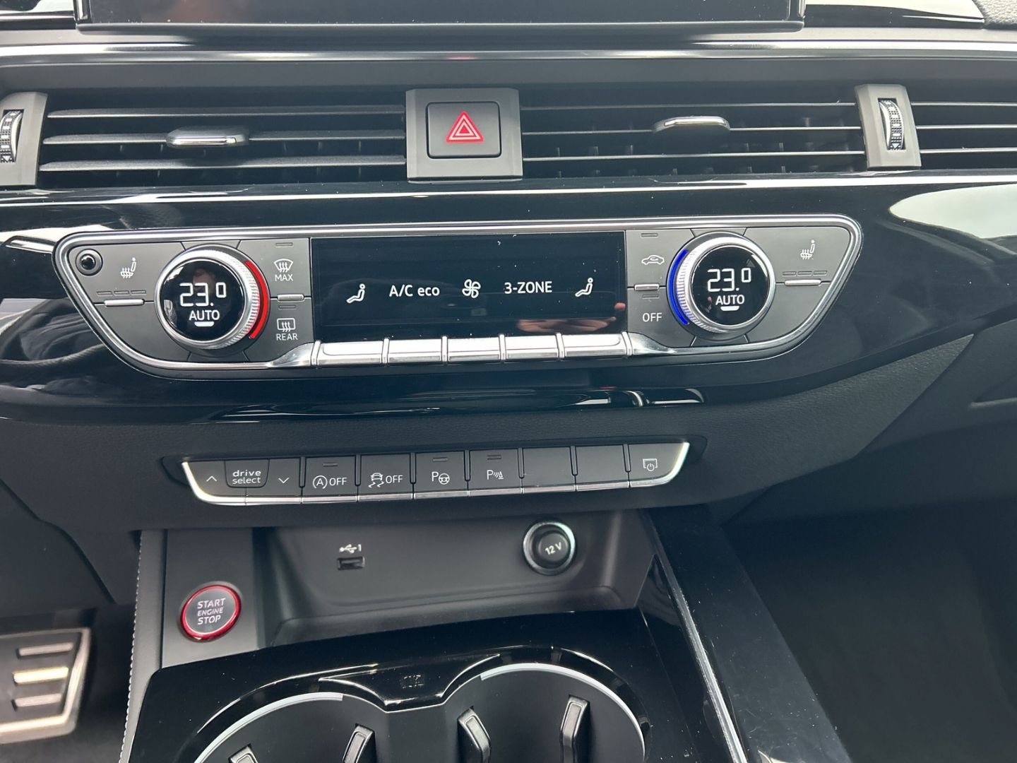 Fahrzeugabbildung Audi RS4 Avant LED+B&O+KAMERA+RS-SPORTFAHRWERK