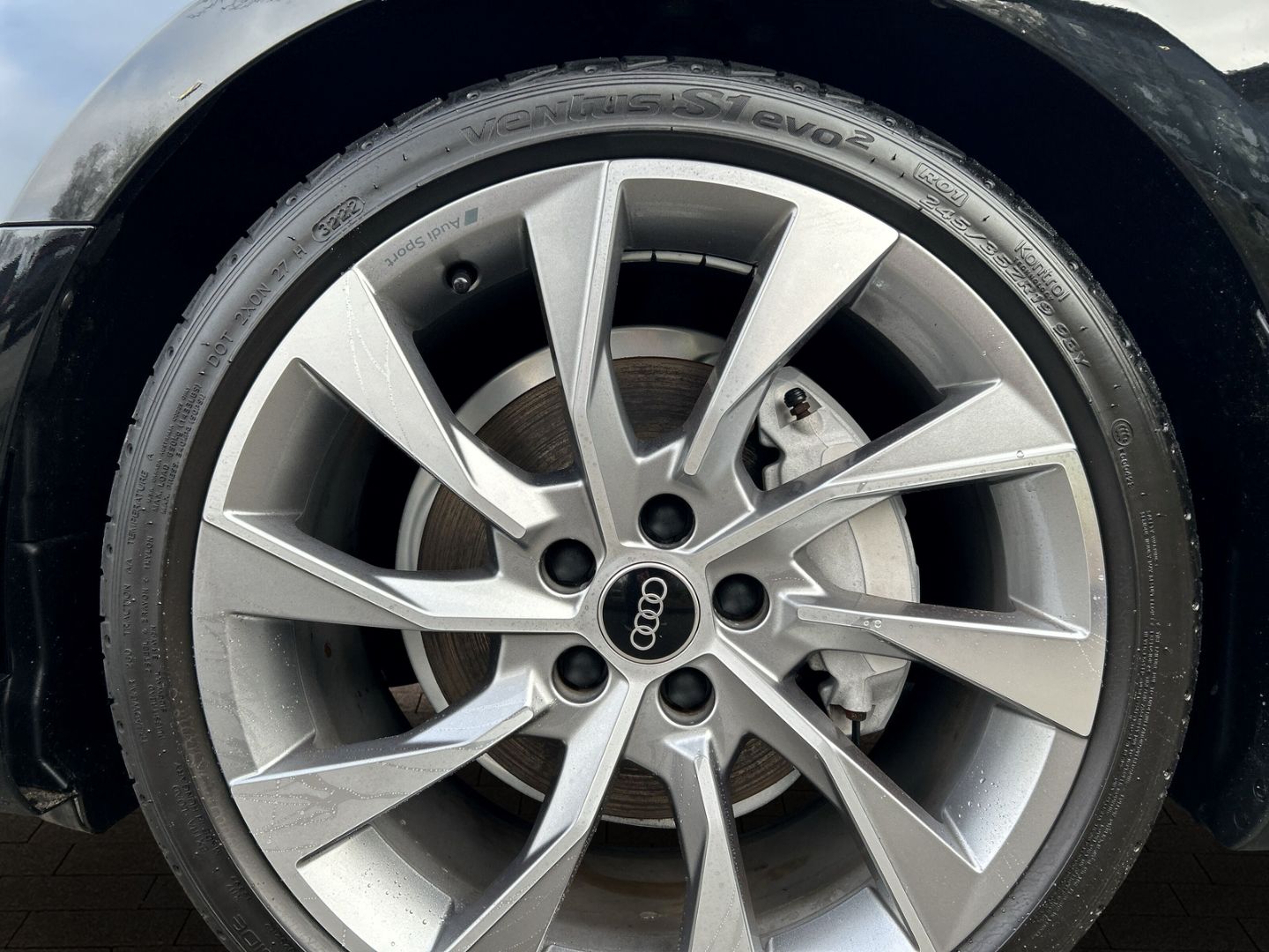 Fahrzeugabbildung Audi A4 Avant 40 TFSI S-tronic S-Line+Competition+LED